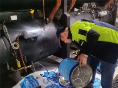 永安昌盛針對(duì)商場客戶中央空調(diào)維保末端系統(tǒng)保養(yǎng)清洗  　　?